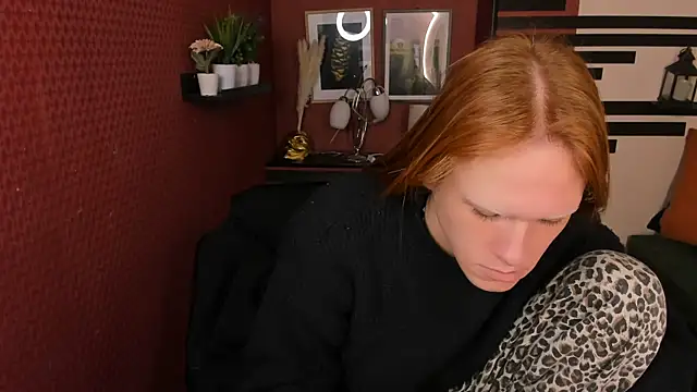 Snapshot of ChloeValentinee chatting on November 12, 2025, 11:21 am ChloeValentinee online show from November 12, 2025, 11:21 am