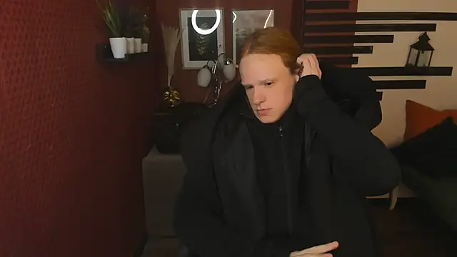 Snapshot of ChloeValentinee chatting on November 26, 2025, 11:00 am ChloeValentinee online show from November 26, 2025, 11:00 am