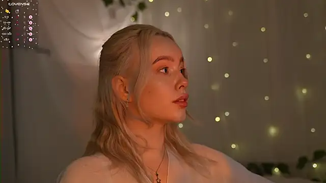 Snapshot of mother__of__dragons chatting on September 23, 2025, 10:24 pm mother of dragons online show from September 23, 2025, 10:24 pm