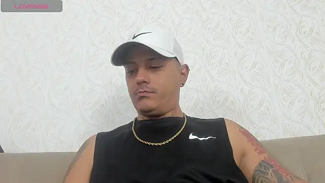 MaximoHall86 online show from October 10, 2025, 12:04 pm