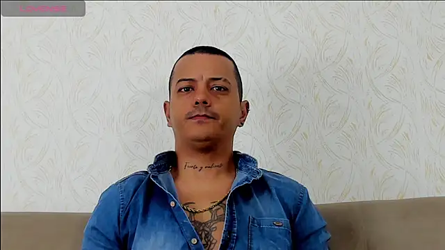 MaximoHall86 online show from October 30, 2025, 12:06 pm