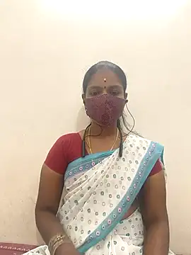 Snapshot of Tamil_Yalini12 chatting on October 3, 2025, 6:10 am Tamil Yalini12 online show from October 3, 2025, 6:10 am