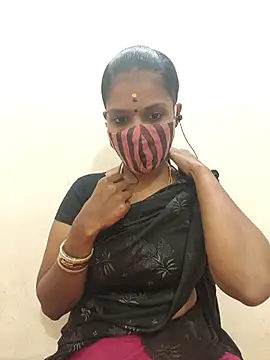 Snapshot of Tamil_Yalini12 chatting on October 6, 2025, 4:54 am Tamil Yalini12 online show from October 6, 2025, 4:54 am