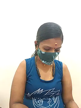 Snapshot of Tamil_Yalini12 chatting on October 18, 2025, 4:26 am Tamil Yalini12 online show from October 18, 2025, 4:26 am