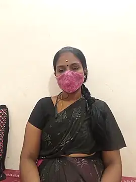 Snapshot of Tamil_Yalini12 chatting on November 2, 2025, 5:21 am Tamil Yalini12 online show from November 2, 2025, 5:21 am