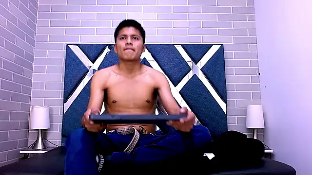 marcus hans  online show from September 25, 2025, 4:43 pm