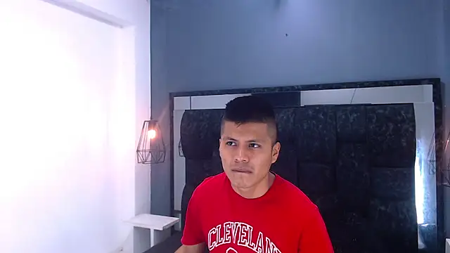 marcus hans  online show from November 3, 2025, 3:57 pm