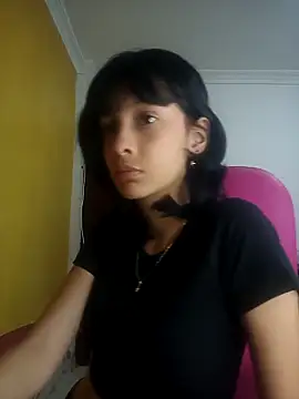 xoxo milk online show from October 20, 2025, 5:35 pm