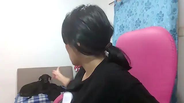 xoxo milk online show from March 25, 2026, 6:03 pm