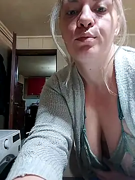 Mommygetnaughty online show from October 25, 2025, 1:29 pm