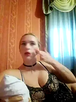 Snapshot of LaraDiva7799 chatting on October 9, 2025, 6:11 am LaraDiva7799 online show from October 9, 2025, 6:11 am