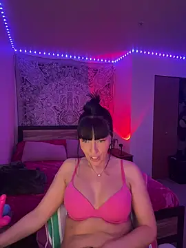 Snapshot of MaciiMayy chatting on February 18, 2026, 8:27 pm MaciiMayy online show from February 18, 2026, 8:27 pm