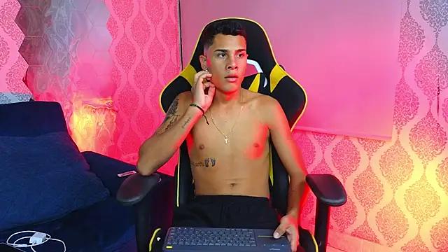 Snapshot of Twink_davidxx chatting on September 20, 2025, 7:37 pm Twink davidxx online show from September 20, 2025, 7:37 pm