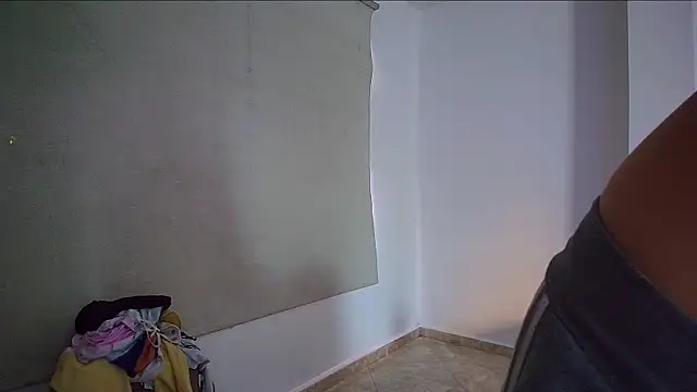 Snapshot of Julieta_Rose19 chatting on October 7, 2025, 10:29 pm Julieta Rose19 online show from October 7, 2025, 10:29 pm