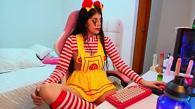 Snapshot of Julieta_Rose19 chatting on November 1, 2025, 4:03 am Julieta Rose19 online show from November 1, 2025, 4:03 am