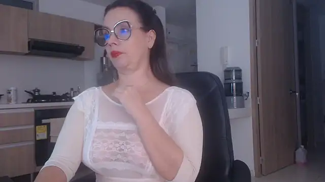 LovePaula online show from July 13, 2026, 12:46 am
