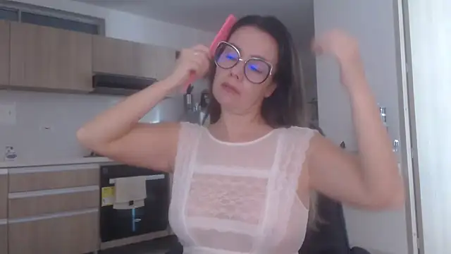 LovePaula online show from July 17, 2026, 12:23 pm