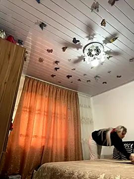 Giullyaxx online show from November 6, 2025, 8:59 am