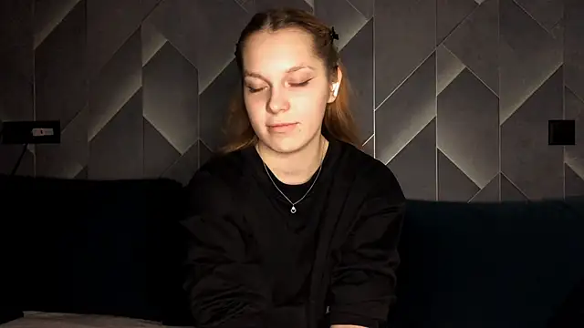 Snapshot of FoxLina chatting on October 20, 2025, 7:36 pm FoxLina online show from October 20, 2025, 7:36 pm