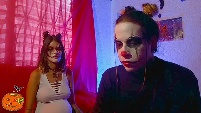 Snapshot of Couple_Moth666 chatting on October 31, 2025, 8:54 pm Couple Moth666 online show from October 31, 2025, 8:54 pm