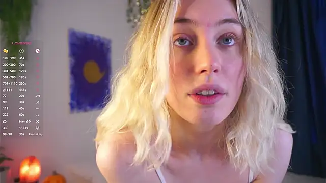 Snapshot of HoneyRay chatting on November 2, 2025, 8:28 am HoneyRay online show from November 2, 2025, 8:28 am