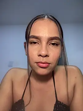 Snapshot of Valery_lux16 chatting on February 21, 2026, 10:00 pm Valery lux16 online show from February 21, 2026, 10:00 pm