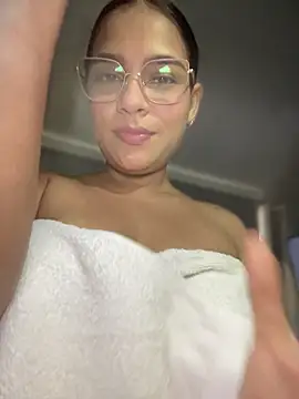 Snapshot of Valery_lux16 chatting on February 27, 2026, 3:01 pm Valery lux16 online show from February 27, 2026, 3:01 pm