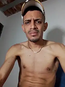 Snapshot of LATINO27CM chatting on October 26, 2025, 2:17 am LATINO27CM online show from October 26, 2025, 2:17 am