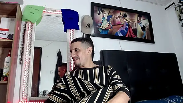LATINO27CM online show from June 19, 2026, 4:22 pm