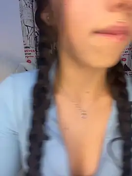 Snapshot of Linda_rouse chatting on October 22, 2025, 12:44 am Linda rouse online show from October 22, 2025, 12:44 am