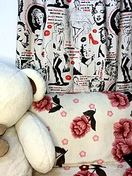 Snapshot of Linda_rouse chatting on October 24, 2025, 11:01 pm Linda rouse online show from October 24, 2025, 11:01 pm