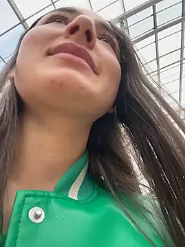 Snapshot of Innerpeace_ chatting on October 30, 2025, 6:52 pm Innerpeace online show from October 30, 2025, 6:52 pm