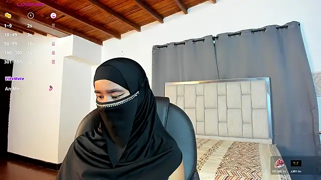 kalila latif online show from November 15, 2025, 2:42 am