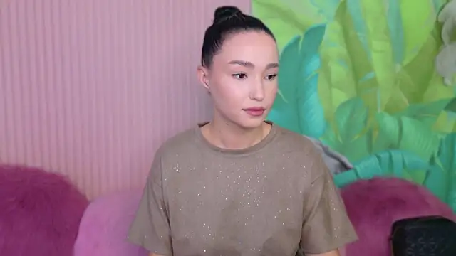 Snapshot of Amanda_Choi chatting on October 8, 2025, 5:38 am Amanda Choi online show from October 8, 2025, 5:38 am