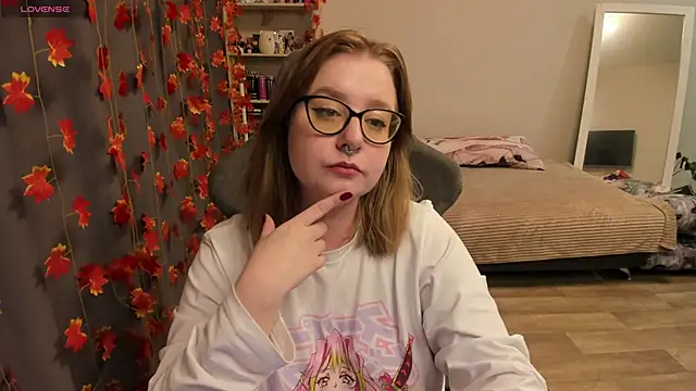 LovelyGirlLisa online show from October 10, 2025, 2:38 pm