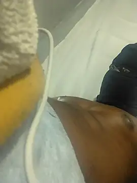 Snapshot of Blackveins32 chatting on September 21, 2025, 9:27 pm Blackveins32 online show from September 21, 2025, 9:27 pm