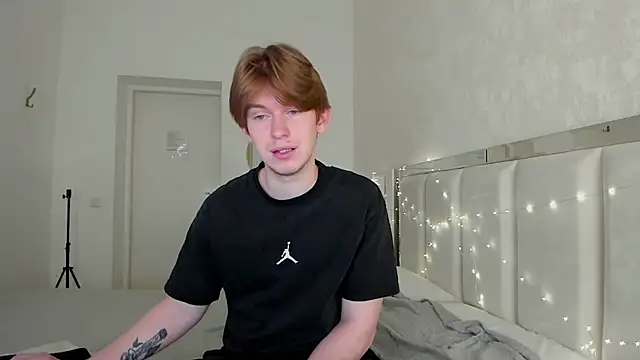 Snapshot of Vincent_Pots chatting on October 8, 2025, 5:38 am Vincent Pots online show from October 8, 2025, 5:38 am