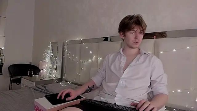 Snapshot of Vincent_Pots chatting on October 10, 2025, 5:39 am Vincent Pots online show from October 10, 2025, 5:39 am