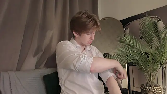 Snapshot of Vincent_Pots chatting on October 12, 2025, 5:50 am Vincent Pots online show from October 12, 2025, 5:50 am