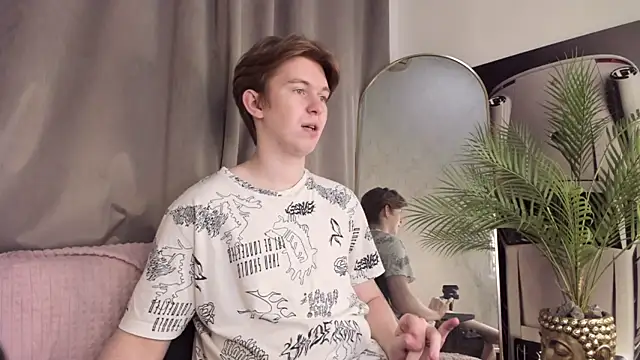 Snapshot of Vincent_Pots chatting on October 14, 2025, 5:41 am Vincent Pots online show from October 14, 2025, 5:41 am