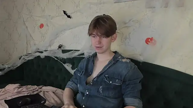 Snapshot of Vincent_Pots chatting on October 18, 2025, 5:32 am Vincent Pots online show from October 18, 2025, 5:32 am