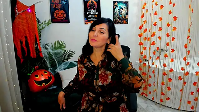 Snapshot of Moon_Veloure1 chatting on October 10, 2025, 3:27 am Moon Veloure1 online show from October 10, 2025, 3:27 am