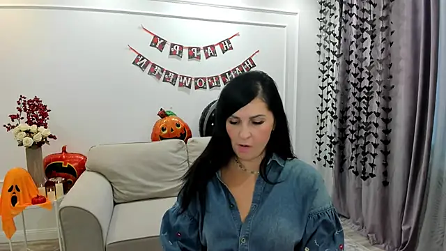 Snapshot of Moon_Veloure1 chatting on October 16, 2025, 3:29 am Moon Veloure1 online show from October 16, 2025, 3:29 am