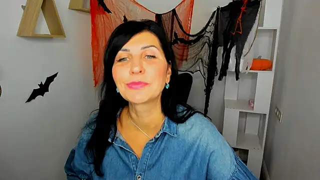 Snapshot of Moon_Veloure1 chatting on October 30, 2025, 3:19 am Moon Veloure1 online show from October 30, 2025, 3:19 am