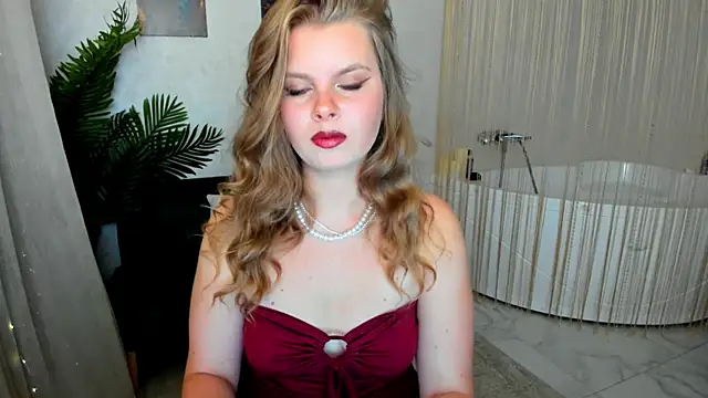 WildeDesiree online show from October 3, 2025, 12:02 pm