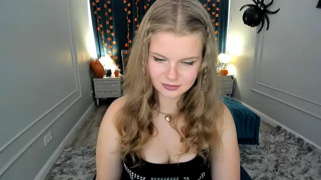 WildeDesiree online show from October 28, 2025, 12:19 pm