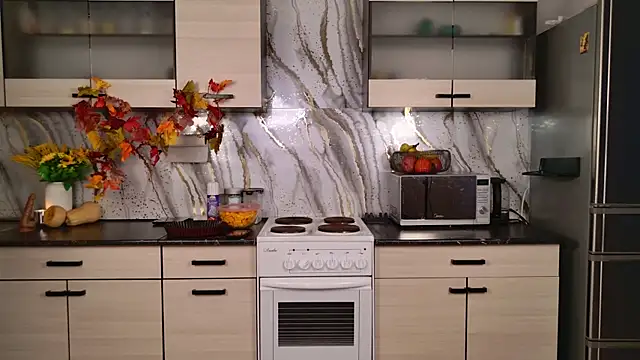 EllaCanny online show from November 27, 2025, 6:15 am