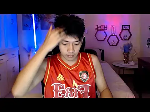 niel cumshow online show from February 17, 2026, 9:10 pm