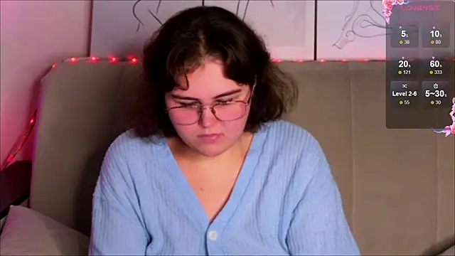  online show from October 3, 2025, 9:39 am