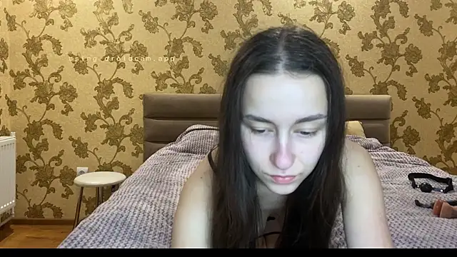 RiriLovesYouu online show from November 2, 2025, 6:43 pm